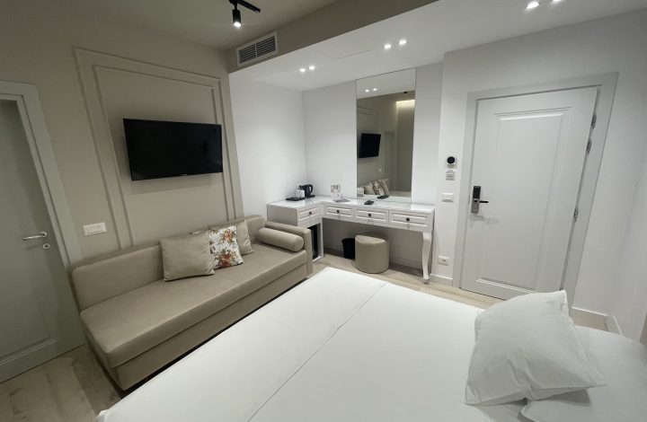 Double Room Sea View & Mountain View